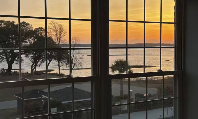 Swansboro Condominio | Charming 3-bedroom condo with amazing views in lovely Swansboro