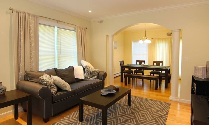 Salsbury Cove Casa | Charming 3-bedroom home with AC in Bar Harbor, only 5 minutes to Acadia.