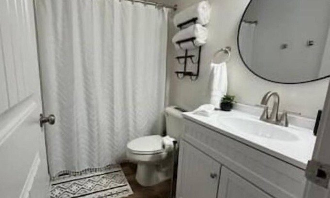 Farmington Casa | Charming 3-bedroom house in superb Farmington with WiFi, AC