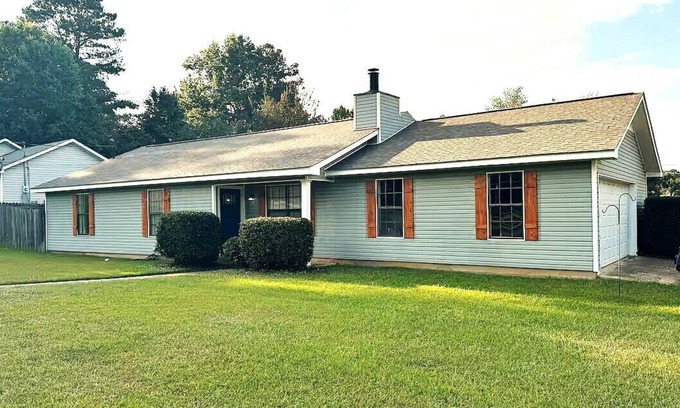 Woodland Hills Casa | Charming 3-bedroom house in Tuscaloosa with WiFi, AC