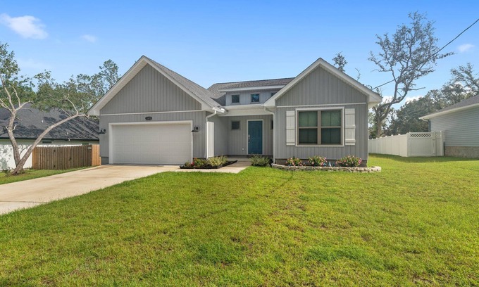 Ono Island Casa | Charming 3-bedroom house just 9.5 miles from Johnson Beach in Perdido Key.