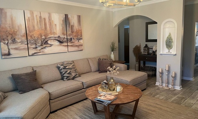 Seminole Casa | Charming 3-bedroom house in Seminole near Madeira Beach centrally located