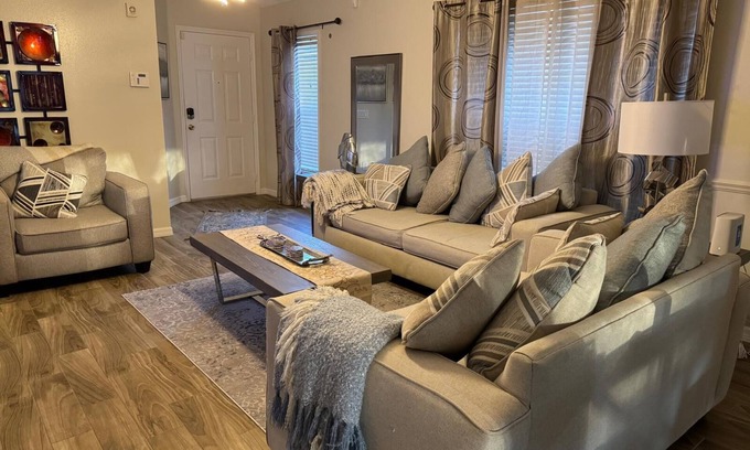 Orlando Casa | Charming 3-bedroom house with AC and WiFi in awesome Orlando/UCF