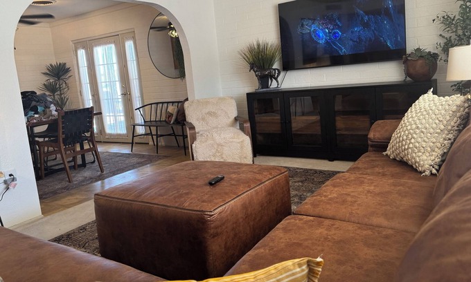 Safford Casa | Charming 3-bedroom house with WiFi, AC in peaceful Safford