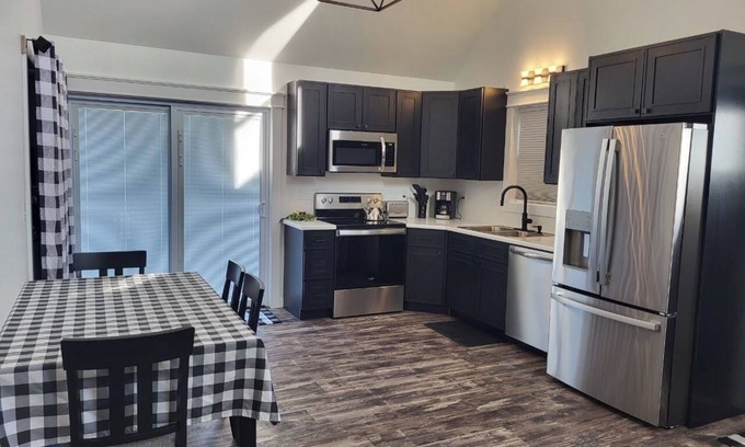 Wise Township Casa | Charming 3-bedroom house with WiFi, AC near welcoming Clare