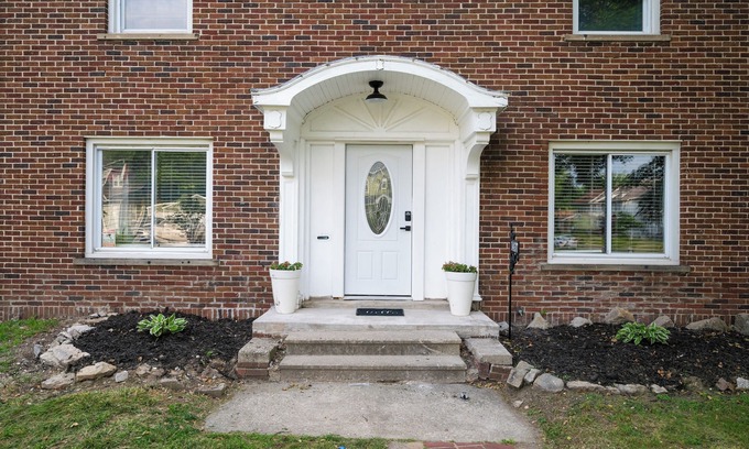 Ottawa Casa | Charming 3-bedroom house with WiFi, AC in wonderful Toledo