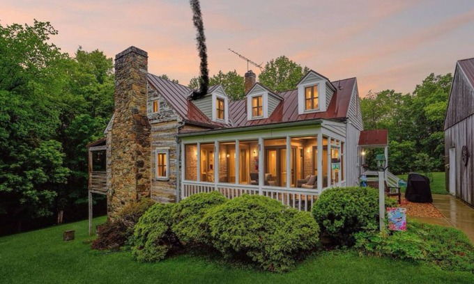 Waterford Cabina | Charming 3-bedroom rebuilt Cabin in Waterford,VA