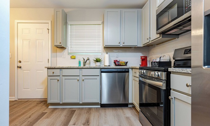 Austell Casa | Charming 3-bedroom townhome in Austell near Six-Flags and I-20
