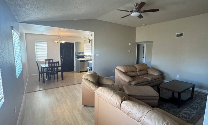 Skies West Casa | Charming 3-bedroom house 15 minutes from Balloon Fiesta Park