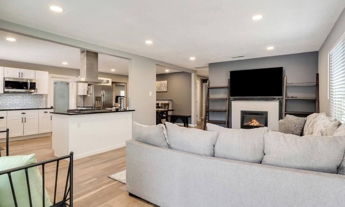 Northeast Heights Casa | Charming 3+-bedroom home in balloon capital of the world Albuquerque.