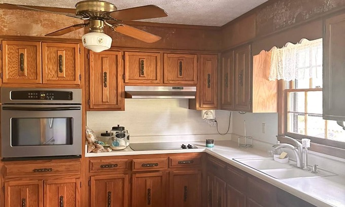 Fayetteville Casa | Charming 3-Bedroom Home with Serene Nature Views