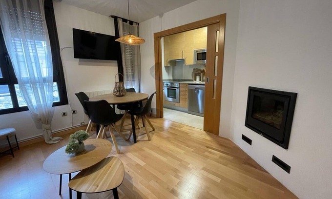 Villanua Casa | Casa de 3 Plantas en el Centro de Villanúa, a 15 Min de Astún y Candanchú, Ideal para Vacaciones en Pirineos