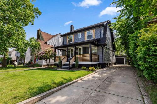 Cleveland Heights Casa | Charming 3BR Home - Close to CLE Clinic