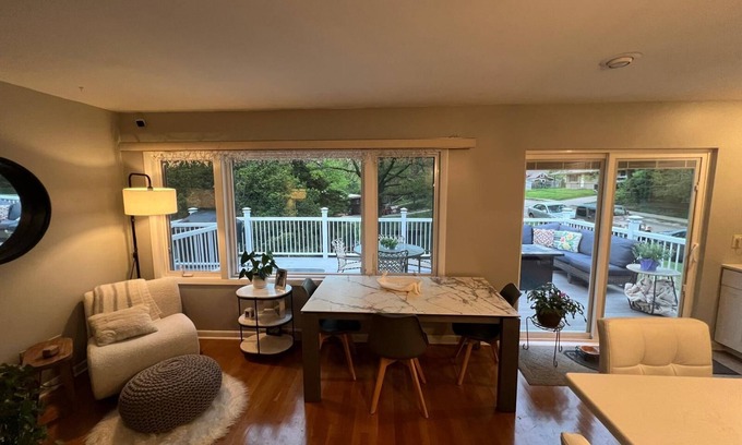 Iowa City Casa | Charming 3Br home in Manville Heights walking distance to hospital