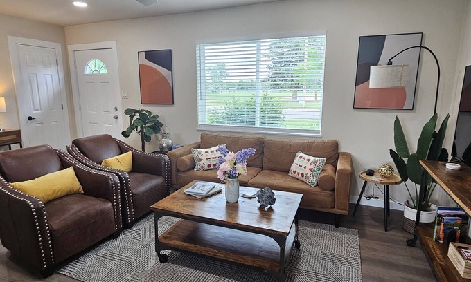 Aurora Casa | Charming 3BR home with AC near Aurora medical campus, parks & hospitals