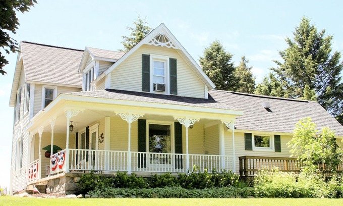 Williamsburg Casa | Encantadora casa de campo espaciosa en el corazón de Cherry Country - Traverse City