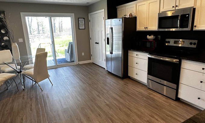 Jeffersonville Casa | Charming 4 bedroom home minutes from Downtown!