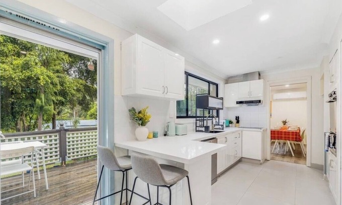 Castle Hill Casa | Charming 4-bedroom house with AC, WiFi in tranquil Castle Hill