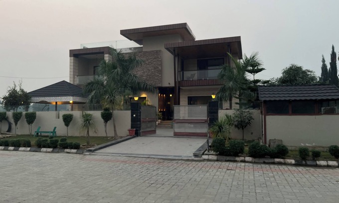 Amritsar Casa | Charming 4-bedroom bungalow with WiFi, AC in Amritsar, Punjab