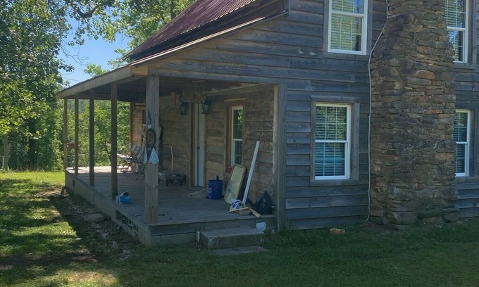 Sunset Otro | Charming 4-bedroom farmhouse w/ WiFi, AC in lovely Eastatoee Valley, Sunset, SC.