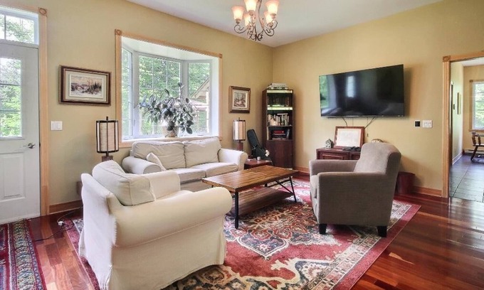 Gore Chalet De Esquí | Charming 4 bedrooms home with 2 fireplaces