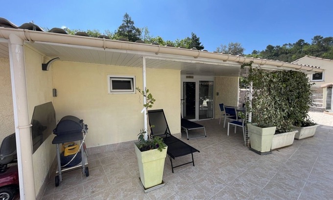 Esparron-de-Verdon Apartamento | Encantador apartamento para 4 pers con acceso privado al lago