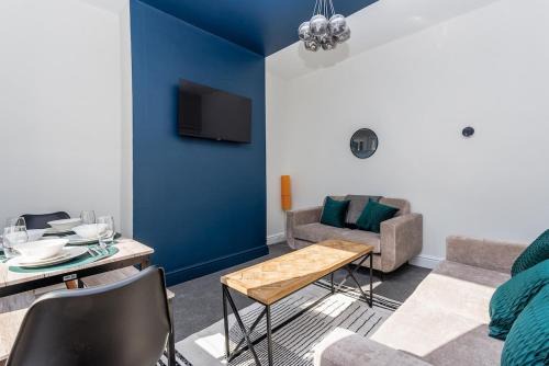 Darlington Casa | Charming 4BR Home in Darlington Near Town Centre