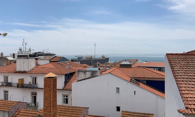 Santos Casa | Charming 6 Bedroom Apartment w/ River View