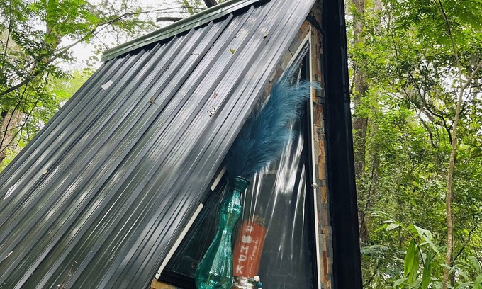 Fellowship Casa | Charming AFrame Tiny home sleep capsule bungalow with AC & WiFi in Great Ocala