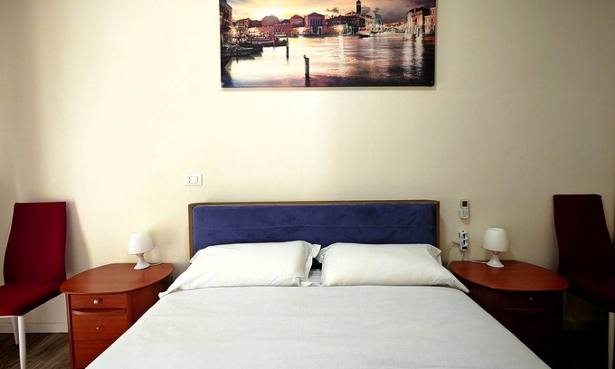 Malamocco Apartamento | Charming Apartment with Garden View in enchanting Venezia