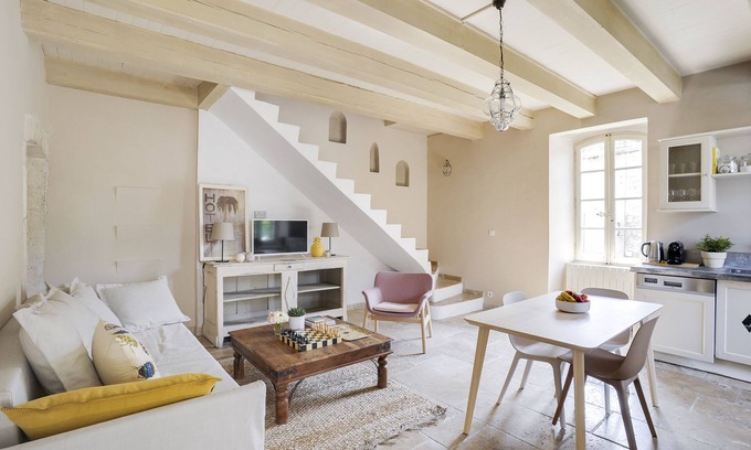 Eygalieres Apartamento | Encantador apartamento en casa de pueblo en el corazón de Eygalieres