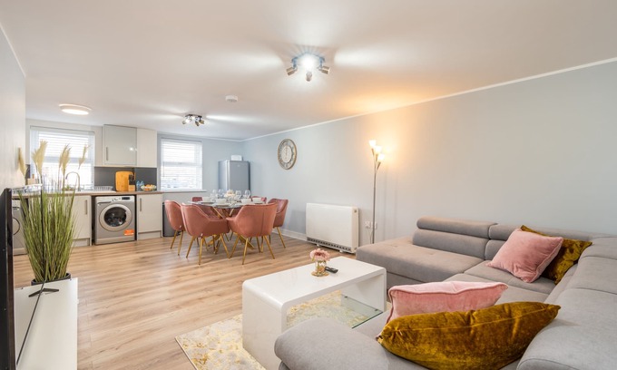 Andover Apartamento | Charming Apartment In Andover Town Centre 55'' 4K Smart TV Netflix