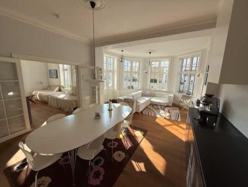 Frederiksberg C Apartamento | Charming Apartment in the Heart of Frederiksberg