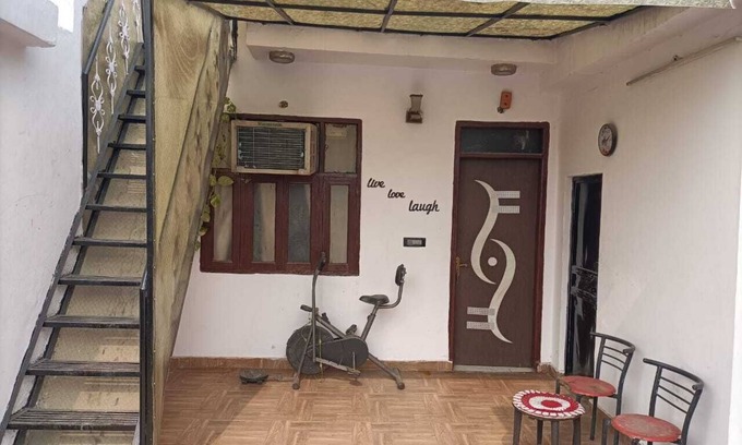 New Delhi Apartamento | Charming apartment in fabulous New Delhi with AC with rooftop area and a open