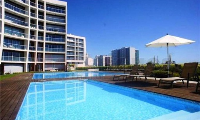 Parque das Nacoes Apartamento | Charming Apartment with Balcony & Pool