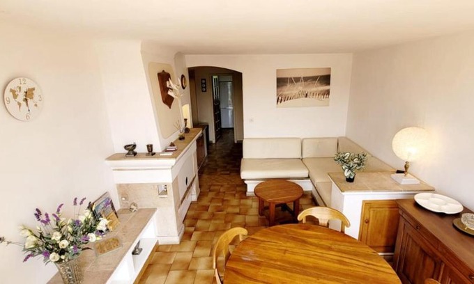 Cogolin Apartamento | Charming Apt With Balcony In The Heart Of Cogolin