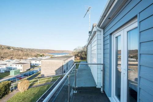 Pembroke Casa | Charming Beach Chalet with Balcony & Sea Views