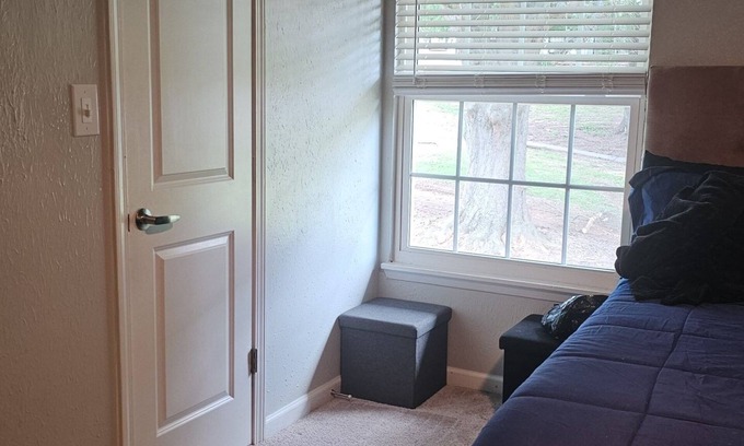 Decatur Apartamento | Charming bed & breakfast in wonderful Decatur with AC, WiFi, fitness room