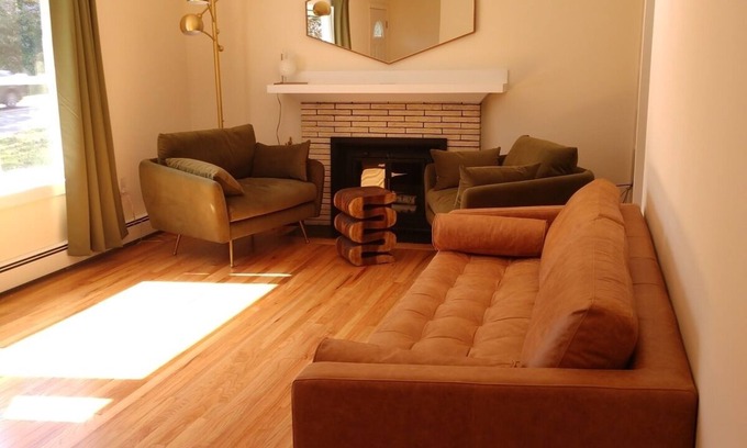Lenox Casa | Charming Berkshire Getaway in a Modern Comfortable House