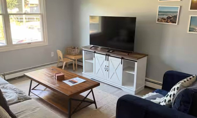 Bonnet Shores Casa | Charming Bonnet Shores Retreat - Walk to Beach