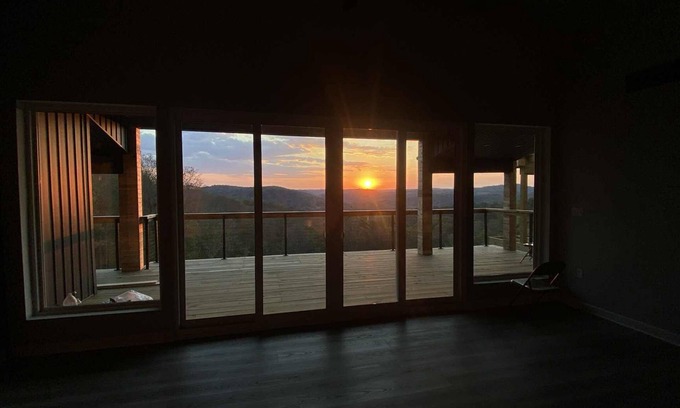 Weirton Casa | Charming Brand New Modern Townhome with Breathtaking WV Mountain Views!