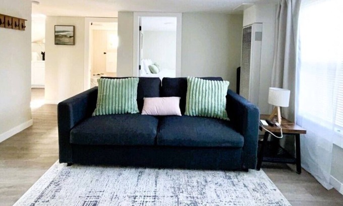 Renton Casa | Charming & Bright Gem: Awesome Location/AC/Laundry