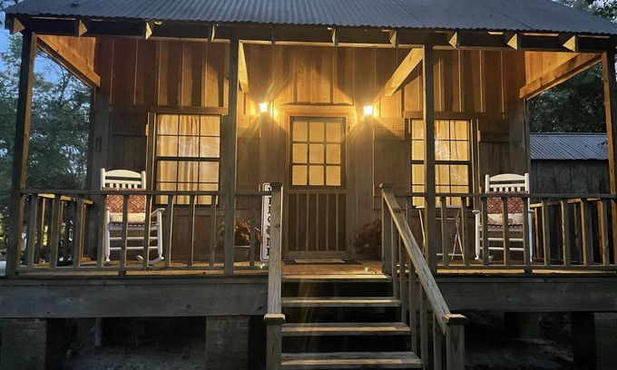 Tangipahoa Parish Cabina | Charming cabin on the banks Tangipahoa River