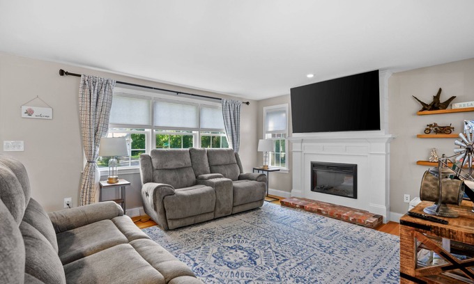 Yarmouth Port Casa | Charming Cape Escape Near Beaches & Dining