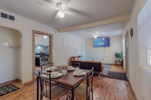 Albuquerque Casa | Charming Casita with 3br with Parking & Wifi!