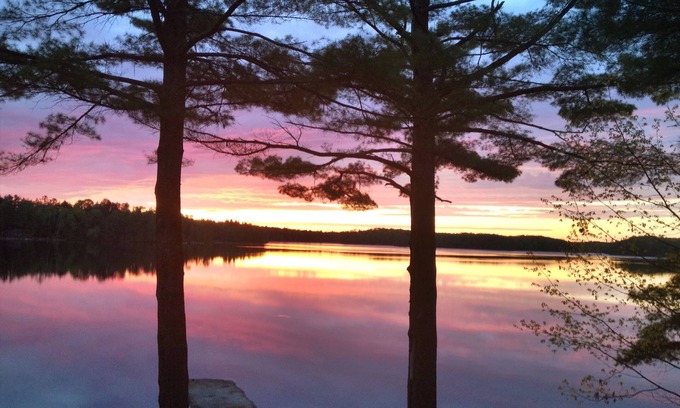 Catchacoma Cabaña | Encantadora cabaña Catchacoma con cubierta grande