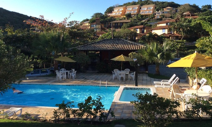 Joao Fernandes Casa | Encantador chalet en João Fernandes, comunidad cerrada y cerca de la playa.