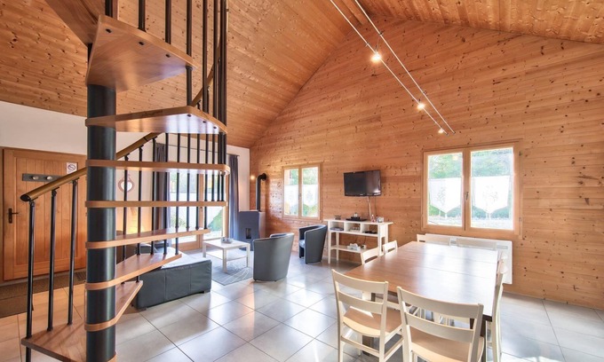 Ney Chalet De Esquí | Encantador Chalet con acceso a la piscina