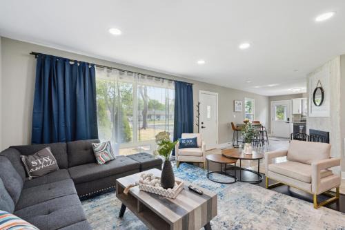 Glenview Casa | Charming Contemporary Family Home home