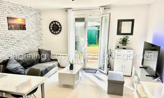 Claye-Souilly Apartamento | Charming cosy apart with garden free parking